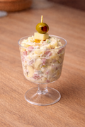 12 vasos de ensalada fría cubana