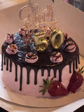 Pastel 3 leches con  mousse de chocolate y mousse de pistacho